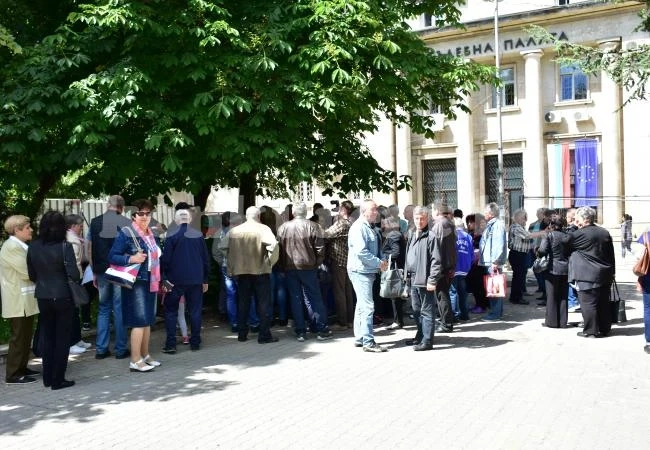 Рехав протест на бивши химици във Враца СНИМКИ