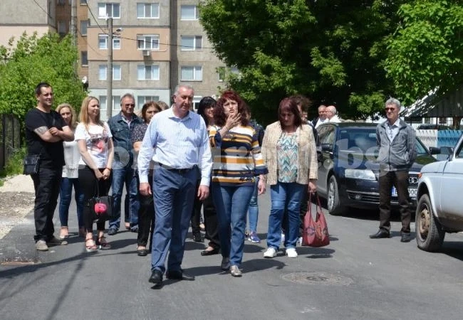 Продължава облагородяването на жилищните квартали във Видин