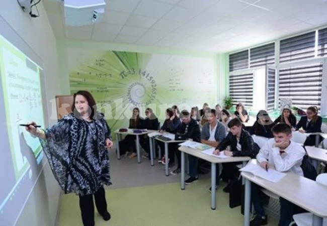 Учителска криза за млади и мъже, 12 233 пенсионери преподават
