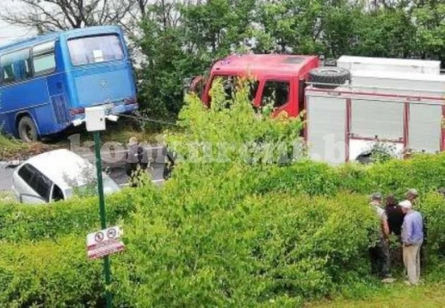 Страшно меле на пътя - автобус едва не падна в Черно море