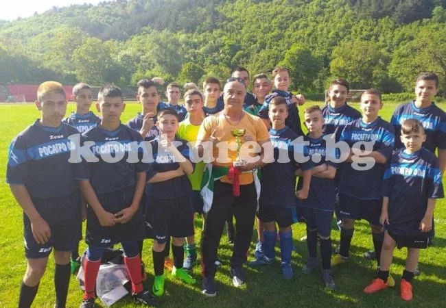 Дунав 2016 завърши кампанията с победа и трофей
