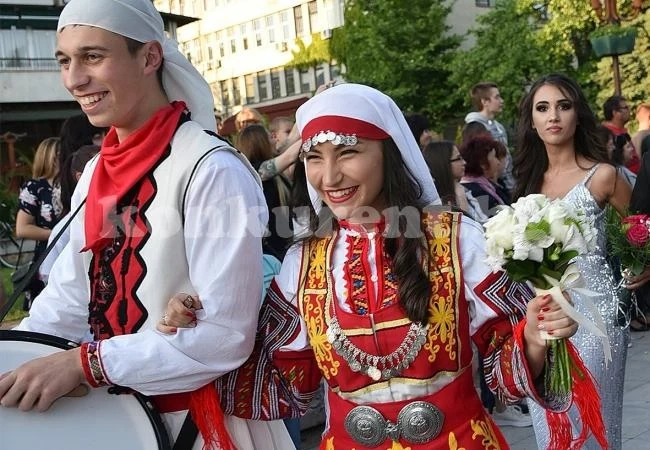 Абитуриенти впечатлиха всички в Монтана