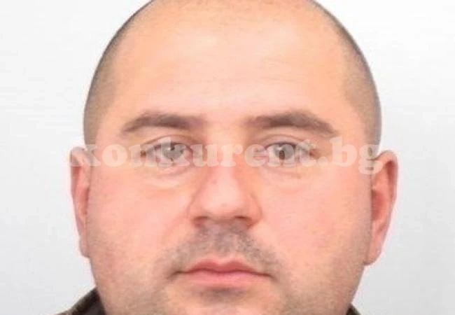 Зайков се изкъпал в село до Костенец, взел храна и 3 одеяла (Обзор)