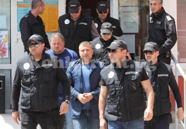 Следователката Ваня Дойчева в имотна афера с кмета на Божурище, купила 20 дка за около 2,16 лв. на квадрат (Обзор)