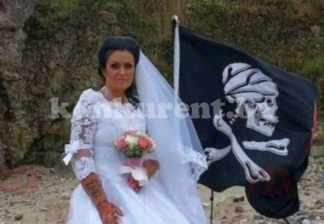 Жена се омъжи за призрак на пират и животът ѝ се превърна в ад