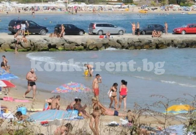 Всяка година по 1-2 разсеяни родители губят децата си на плажа