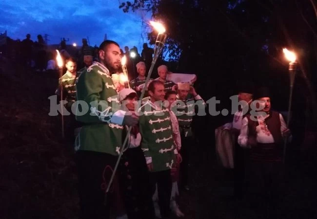 Зверино почете Ботев и загиналите за свободата на България с митинг-заря
