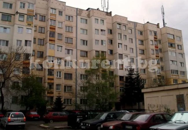 Десетки бежанци регистрирани с измама в столичния „Люлин“