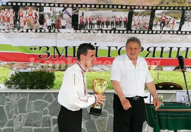 Раздадоха наградите от фестивала „Змей Горянин“ СНИМКИ