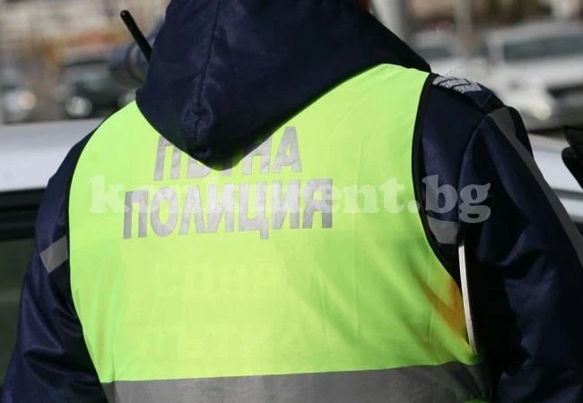 Затруднено е движението по пътя Берковица-Монтана