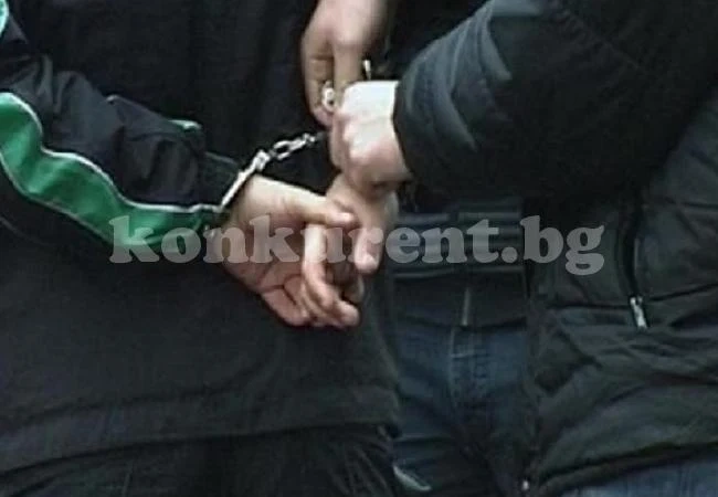 Задържаха двама, пребили и ограбили 82-годишен в Пудрия