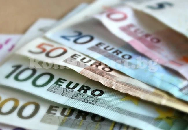 Сърбин опита да изнесе незаконно 25 000 евро в чорапа си