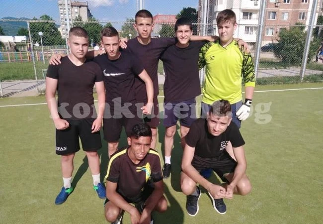 Орлите спряха Черните тигри, Салах с асистенция за Гложене Бойс