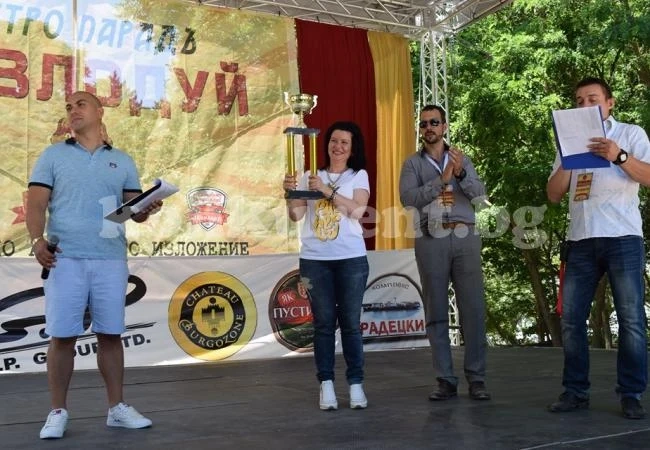 Козлодуй посрещна за първи път ретро парад СНИМКИ