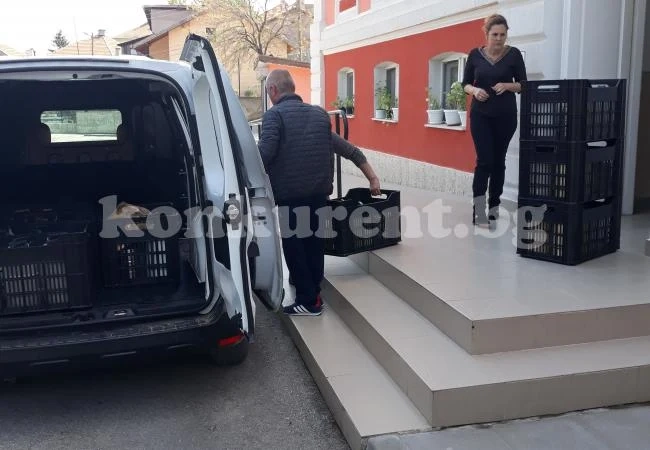 Ето как се прави - в Оряхово дават храна на 120 души СНИМКИ