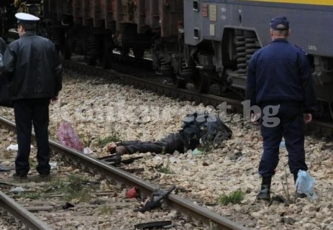 Влак бутна и размаза човек край Лакатник ОБНОВЕНА