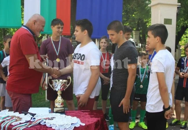 Състоя се спортния турнир за купата на директора на СУ \