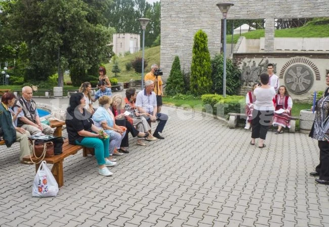 Честваха Еньовден на \