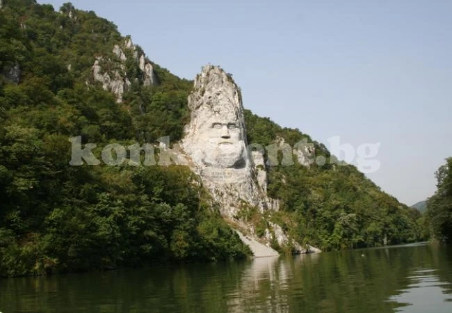 Мобилно приложение води туристите из България и Румъния