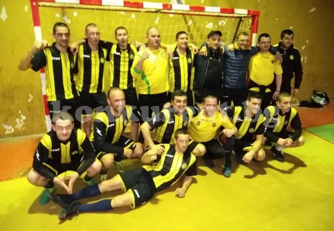 Ангел Петров и компания мачкат в дерби, хеттрик по навик за Стоян