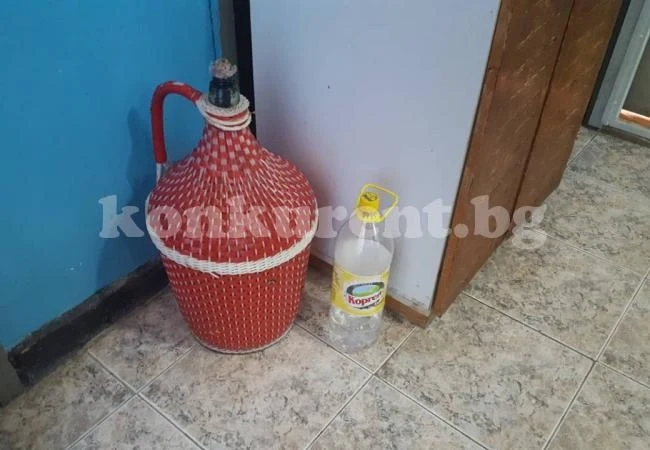 Установиха нелегален алкохол в хранителен магазин (СНИМКА)