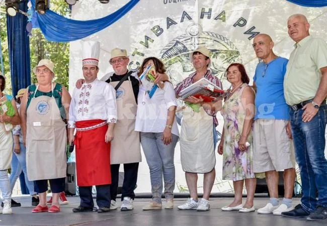 Фестивалът на рибата хареса на всички в Козлодуй СНИМКИ