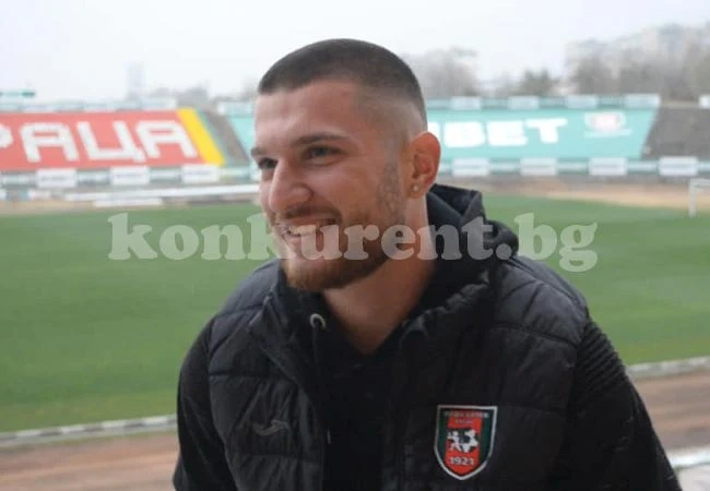 Венци Керчев ще играе за Ботев /Вр/ и през новия сезон