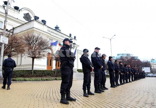Полицаи и надзиратели излизат на национален протест на 5 юли