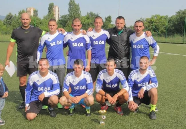 Полицаи честват професионален празник със спортен маратон