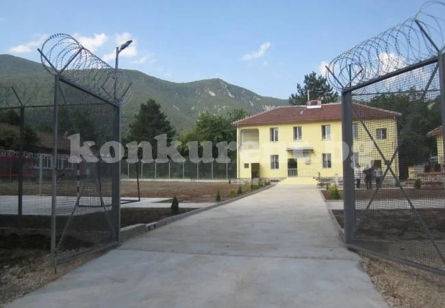 По още 3 години зад решетките за бегълците от поправителния дом ОБЗОР + СНИМКИ