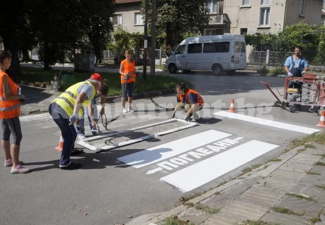 Почва студентска бригада в Мездра
