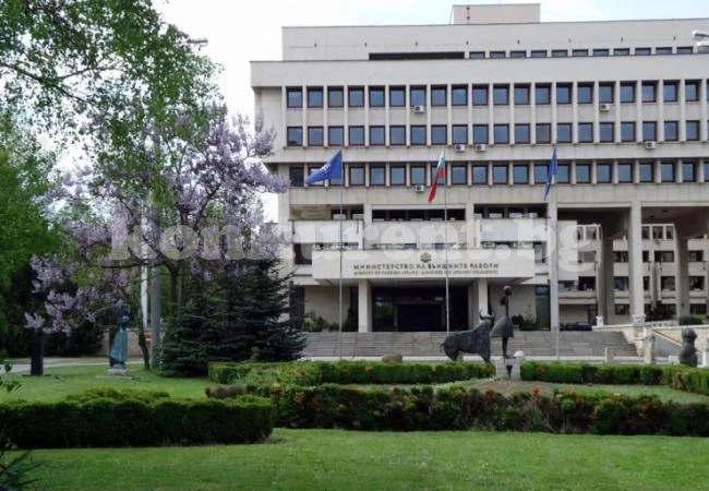 Чуждите посланици на воаяж из страната да я опознаят