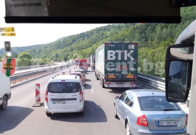 Внимание шофьори! Ограничено е движението през „Витиня“