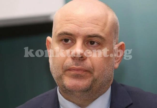 Шеф във военното разузнаване снасял тайни на бизнесмени