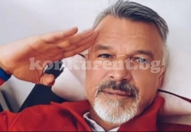 Валери Божинов скучае, забавлява се със...