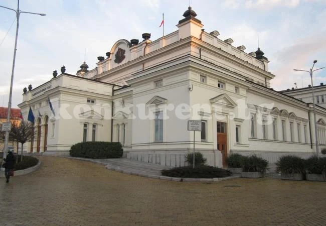 Вижте парите, колите и имотите на монтанските депутати