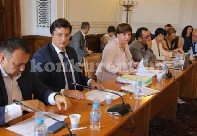 Избираме депутати само с машини, кметове обаче не (Обзор)