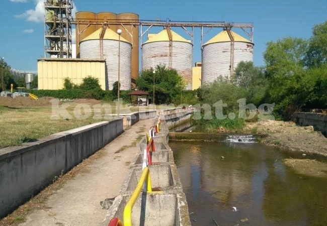 Беседка и облагородена зона до блоковете „Леденик“