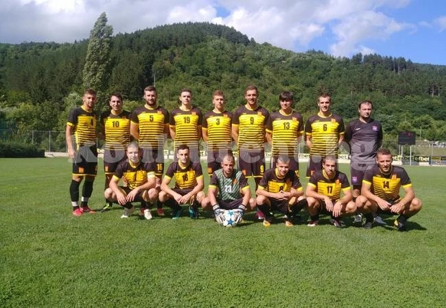 Миньор Кипровец извъртя 2:2 с U19, букмейкър облича отбора