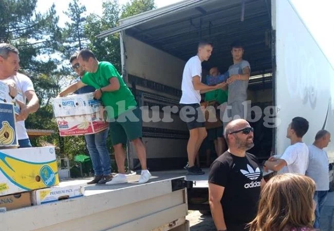 Засегнатите от градушката в село Горно Пещене получиха подкрепа от кмета Калин Каменов