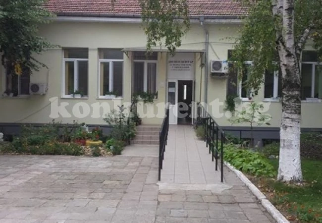 Предлагат работа за медицинска сестра
