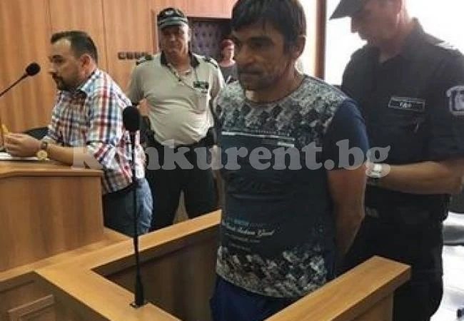 Глух водач, задържан за прегазен моторист, се пазари в съда
