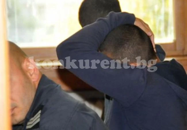 Задържаха двама от контингента след взлом и кражба от хале