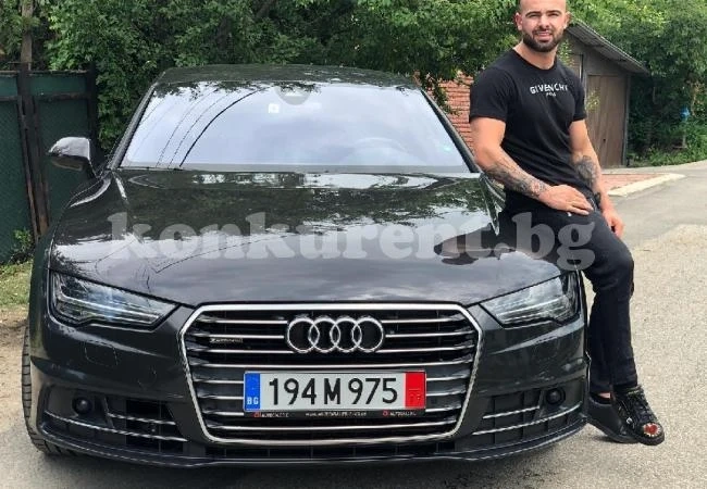 Ричард Величков се фука с чуждо Ауди за 100 бона