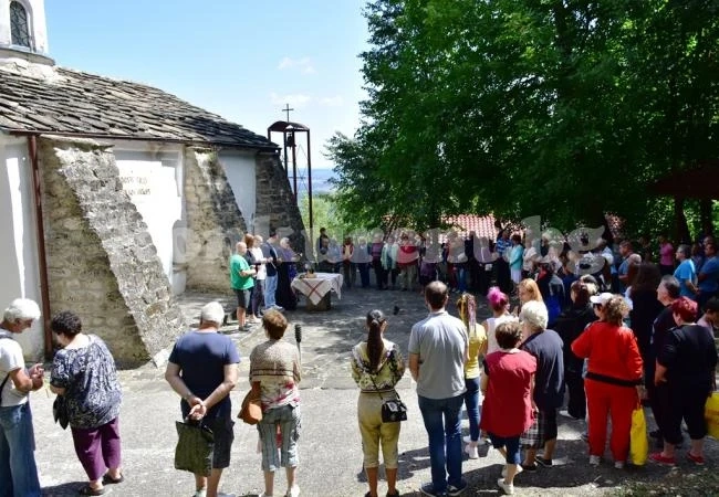 Курбан за здраве беше раздаден в манастир „Св. Иван Пусти“