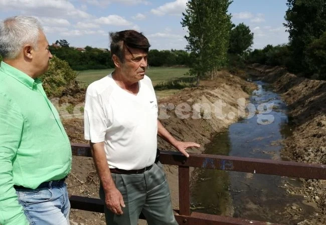 Укрепиха коритото на река Вировска