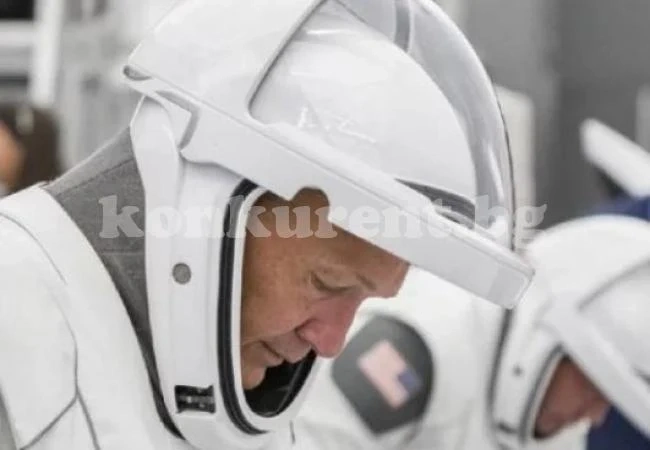 НАСА представи скафандрите на бъдещето ВИДЕО