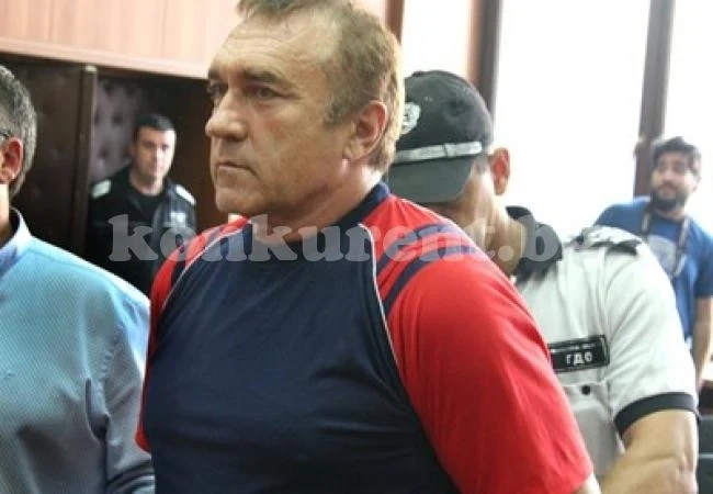 Ето го мъжът, закопал 4,7 кг хероин в двора си