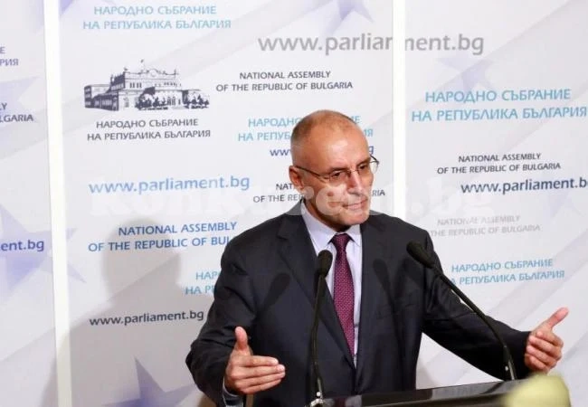 Шефът на БНБ сред най-добрите банкови управители за 2019 г.