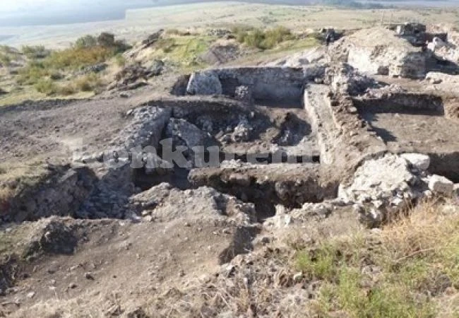 Археолози са открили огромна кула от 13-и век в крепоста \